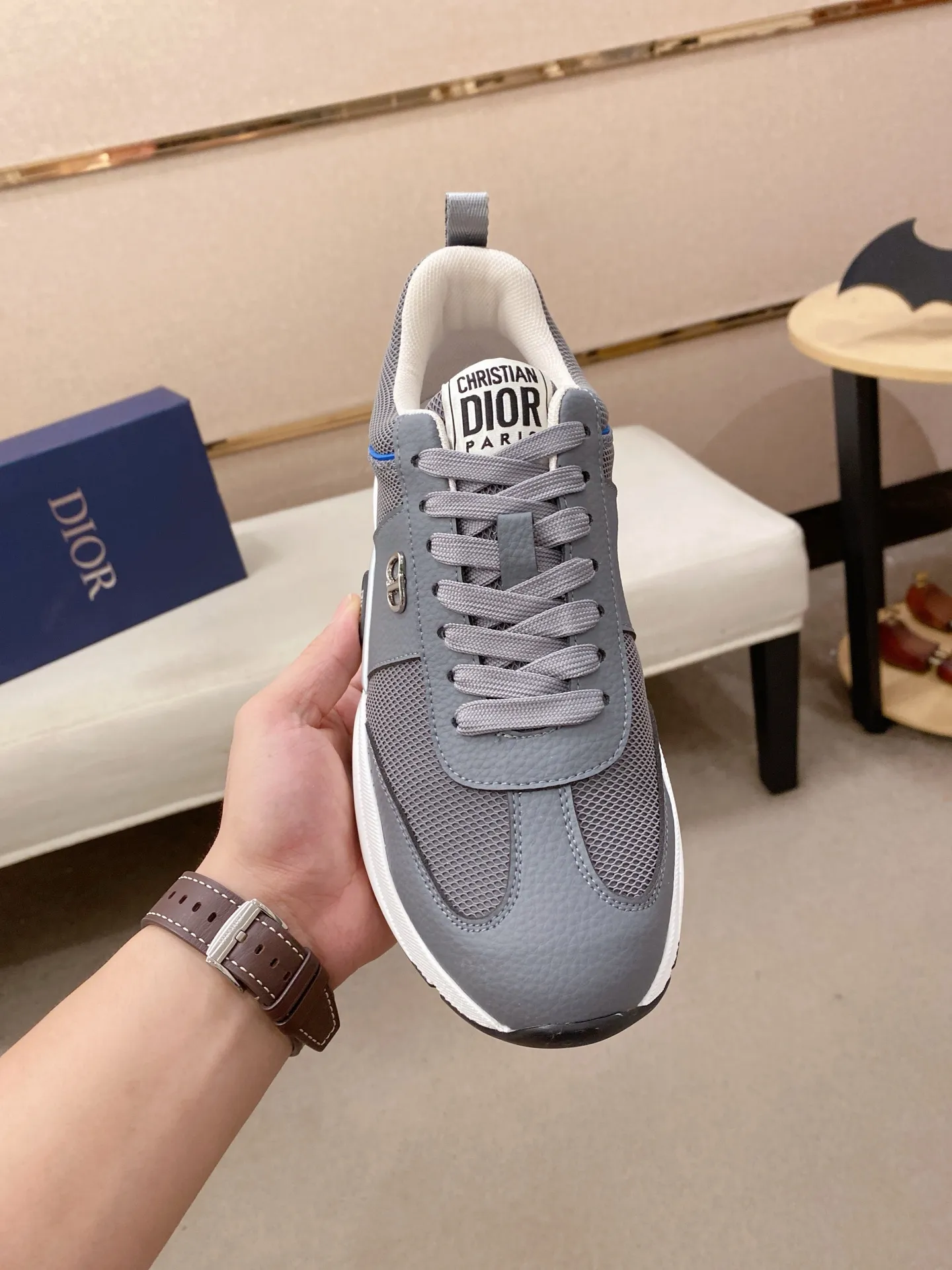 Men's shoes💰 462💰🇮🇹🇮🇹Dior d The new model is on sale at the same time at the counter. The upper 🇮🇹 is imported Italian first-layer cowhide, and the lining is fully imported sheepskin 💪💪. It is a complete 1⃣️ to 1⃣️ replica 🇮🇹💪💪, ⚠ Sole: The original sole is specially provided by the original factory. The exclusive movable molded sole is super comfortable. ⚠Original factory single goods, 🔍🔍high quality, you can enter and leave the counter at will, welcome to compare⚠. Code number: 38-44. Can be customized 45-46.